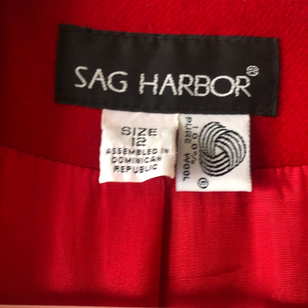 Red suit - Picture 2 of 2